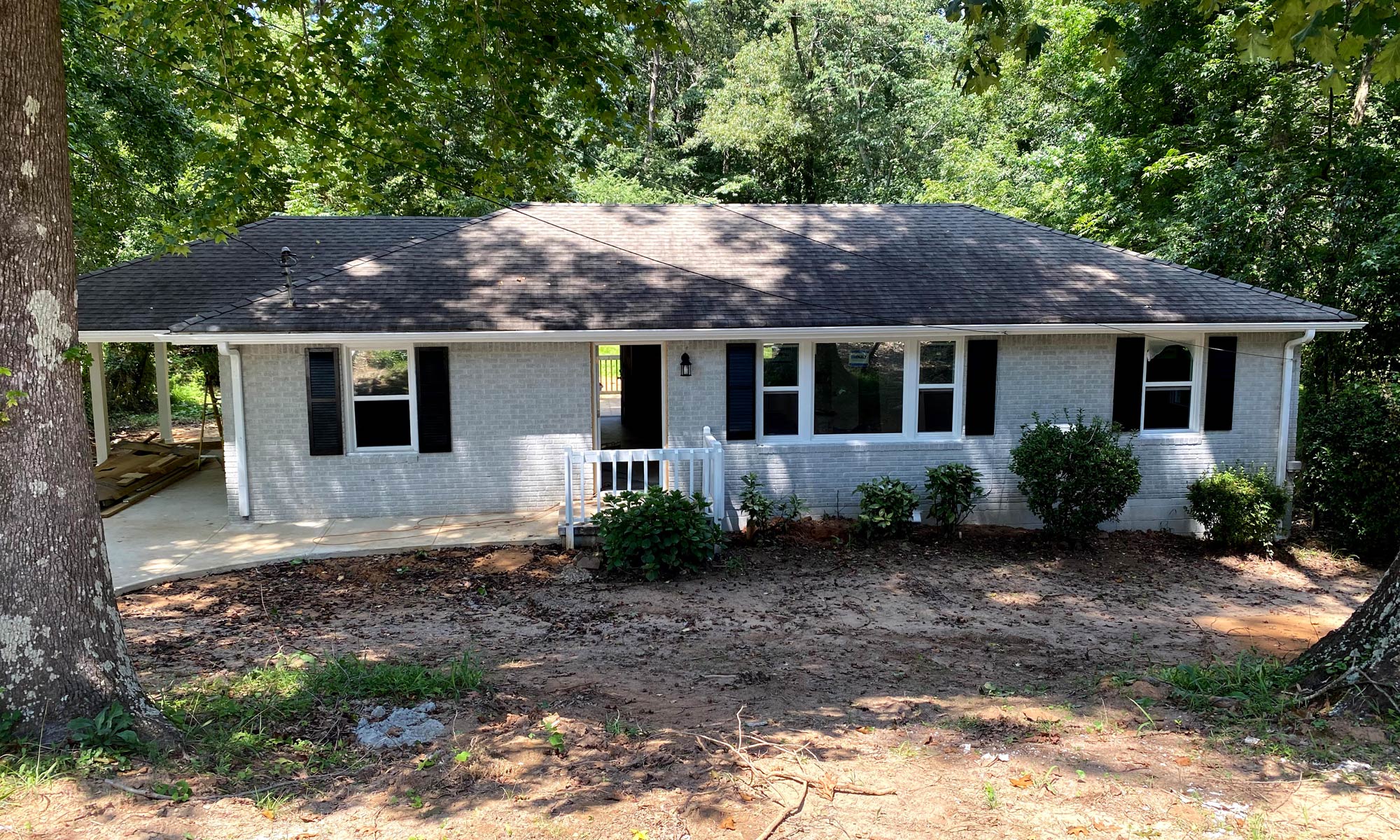 Bayona Realty Investment, Propiedad restaurada y vendida en Lloyd Drive, Forest Park Georgia